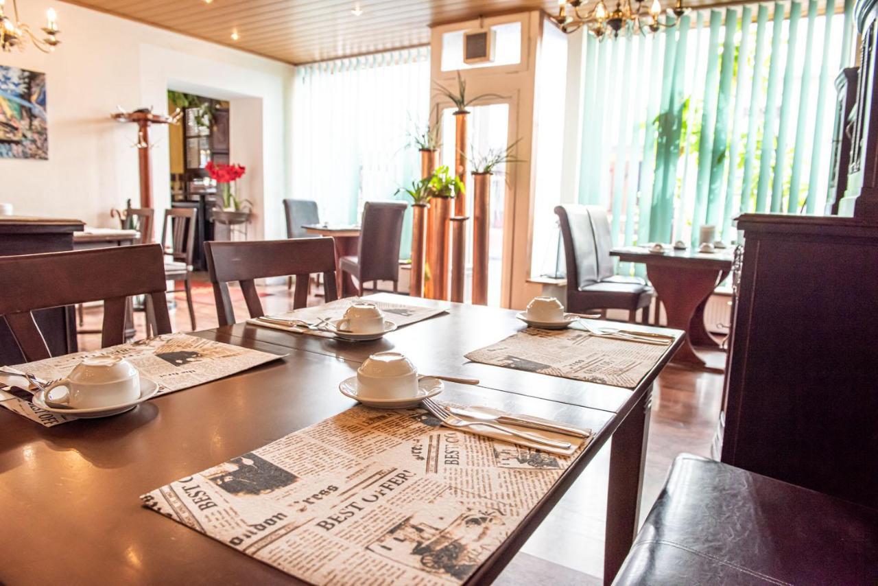 Neubert'S Gasthaus Am Rhein ラーンシュタイン エクステリア 写真